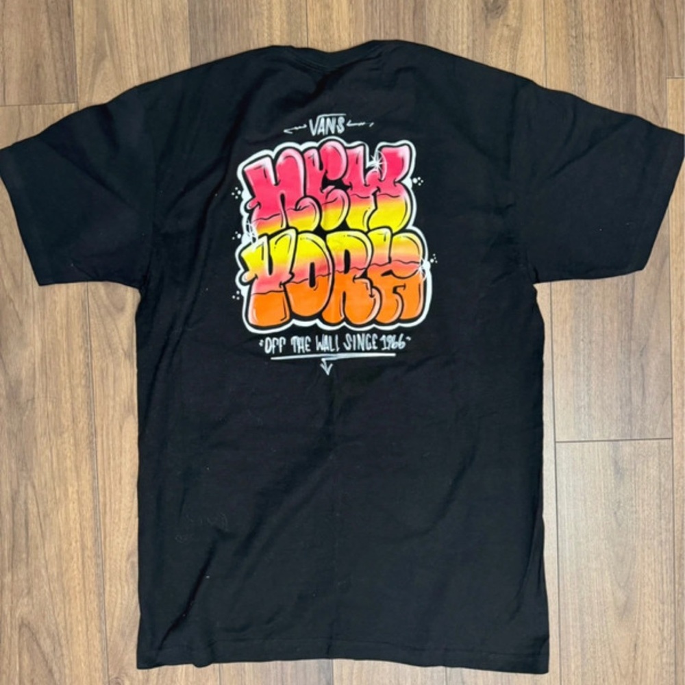 NWT Vans Black T-Shirt with Vibrant Graphic tee M New York